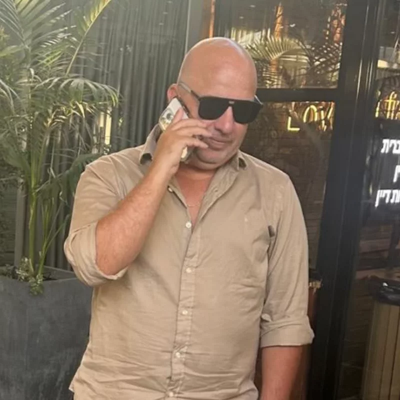 עו״ד אורן חמו, זמין לפגישה או שיחת טלפון